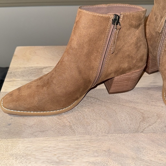 NWOT Linea Paolo Windy Snip Toe Bootie Color Mushroom Size 8 - Picture 8 of 15